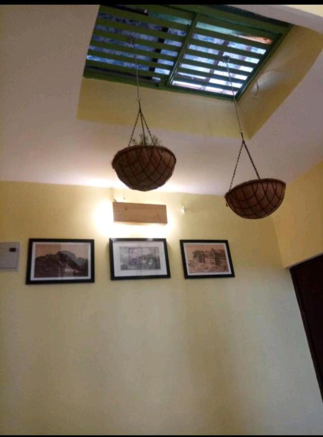 Monalisa Hostel Benares Buitenkant foto