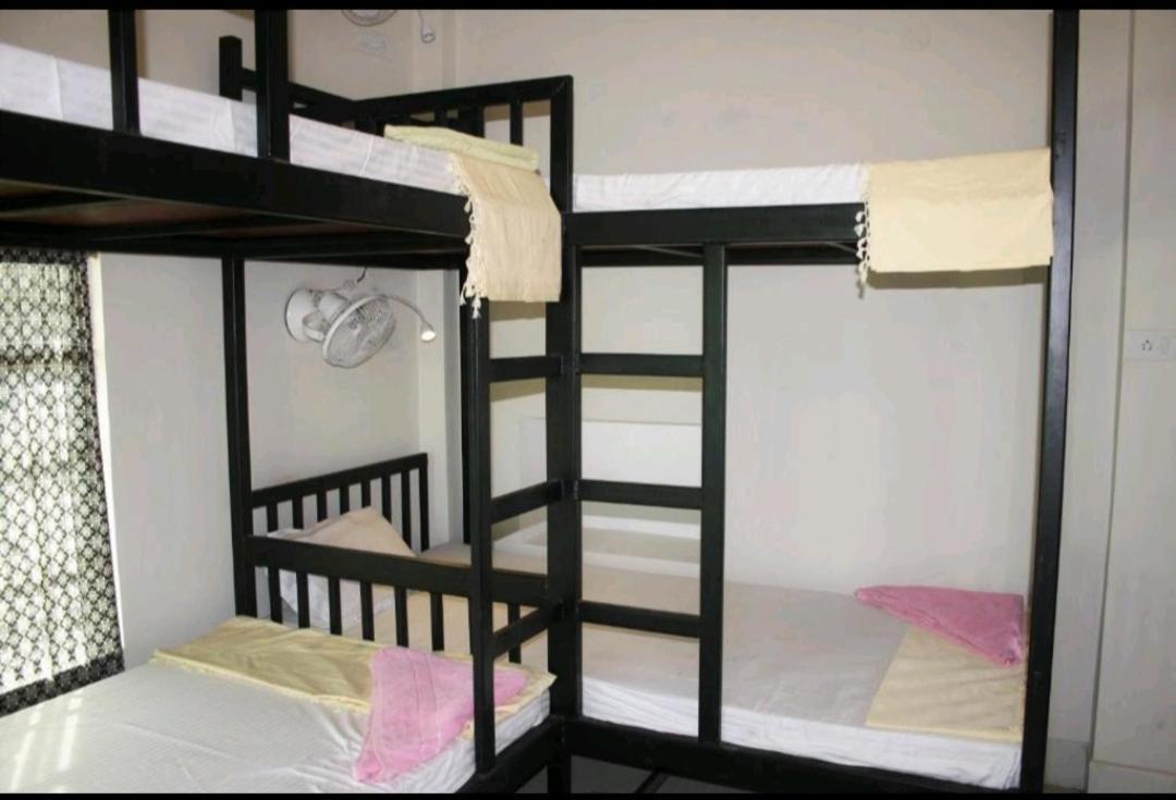 Monalisa Hostel Benares Buitenkant foto