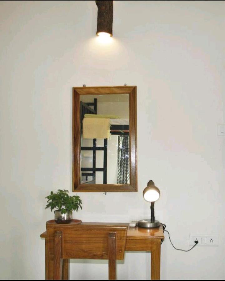 Monalisa Hostel Benares Buitenkant foto